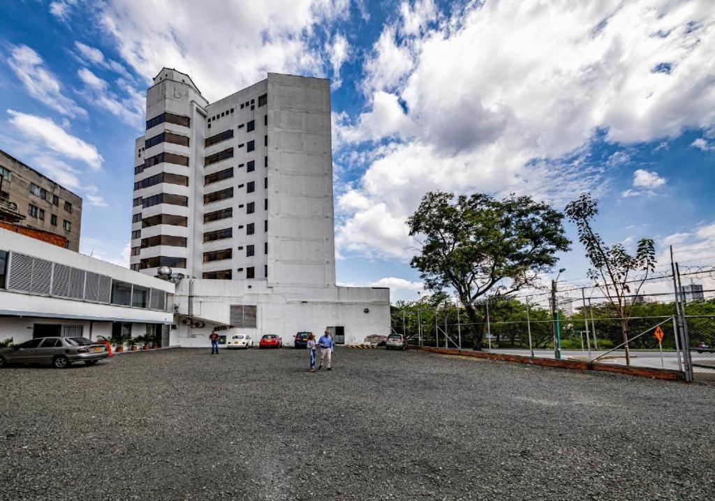 Club De Bienestar Ilar Bulevar Del Rio Cali Exterior foto