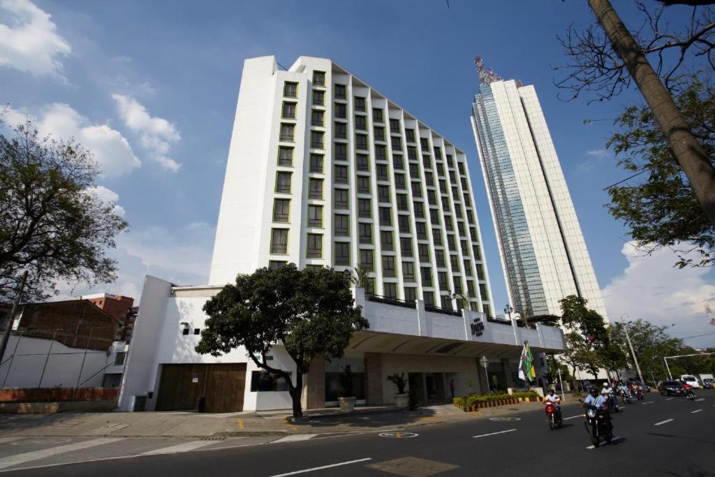 Club De Bienestar Ilar Bulevar Del Rio Cali Exterior foto